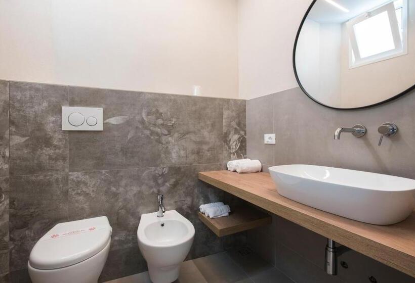 جناح جونيور, Majorca