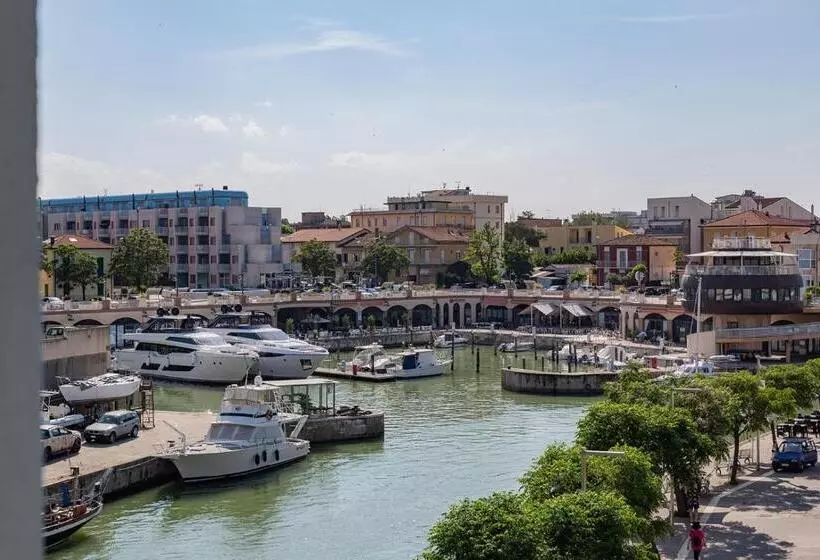 اتاق لوکس, Majorca
