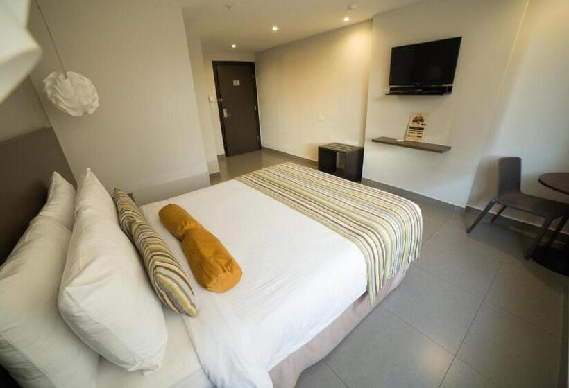 Номер Стандарт, Ojos Del Rio