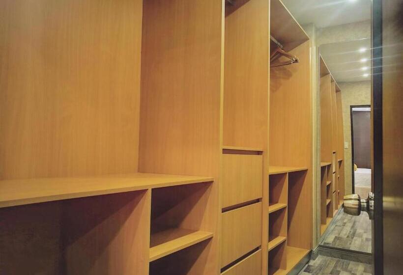 Президентский Люкс, Ojos Del Rio