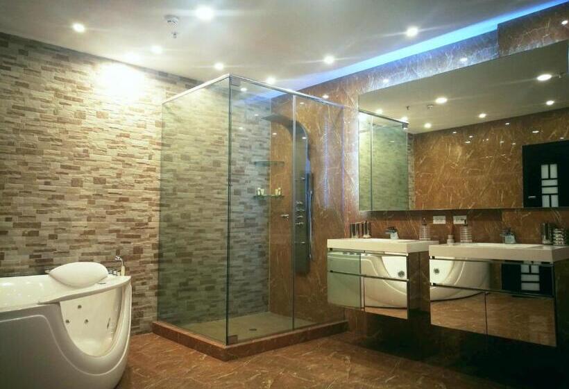 Президентский Люкс, Ojos Del Rio