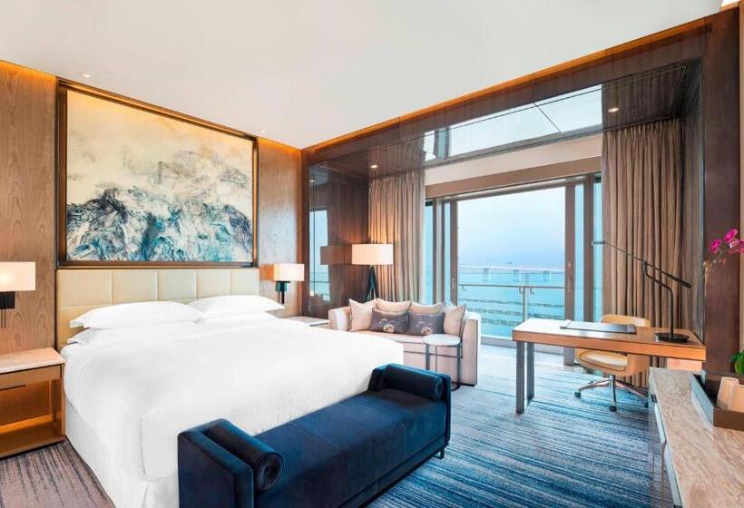 带大床的豪华间, Sheraton Zhuhai