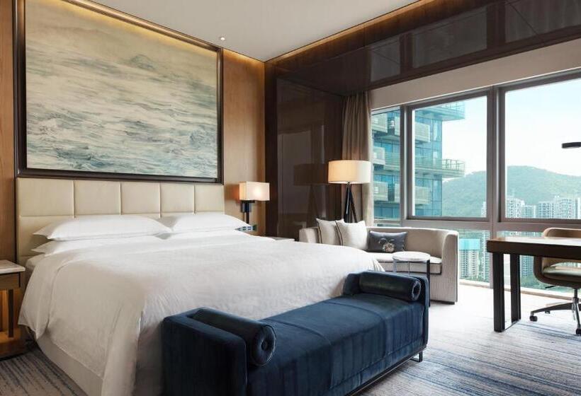 带大床的俱乐部房间, Sheraton Zhuhai