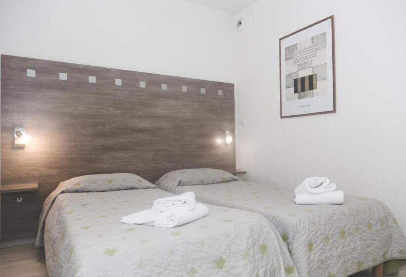 Апартаменты 2 Спальни, Terres De France   Appart Hotel Le Splendid