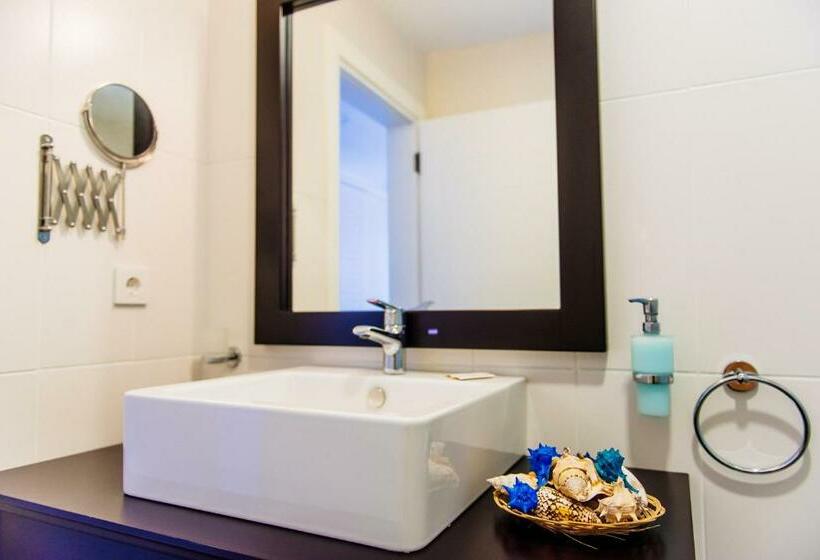 标准间, Via Farilya