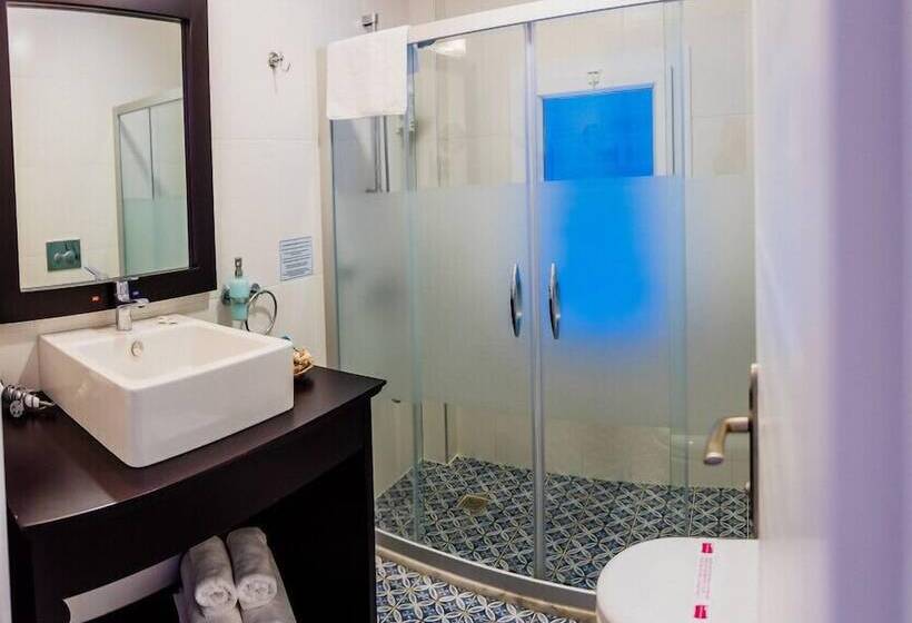 标准间, Via Farilya