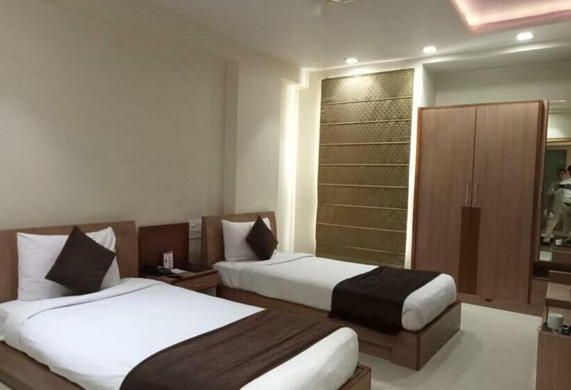 غرفة ديلوكس, Yash Regency