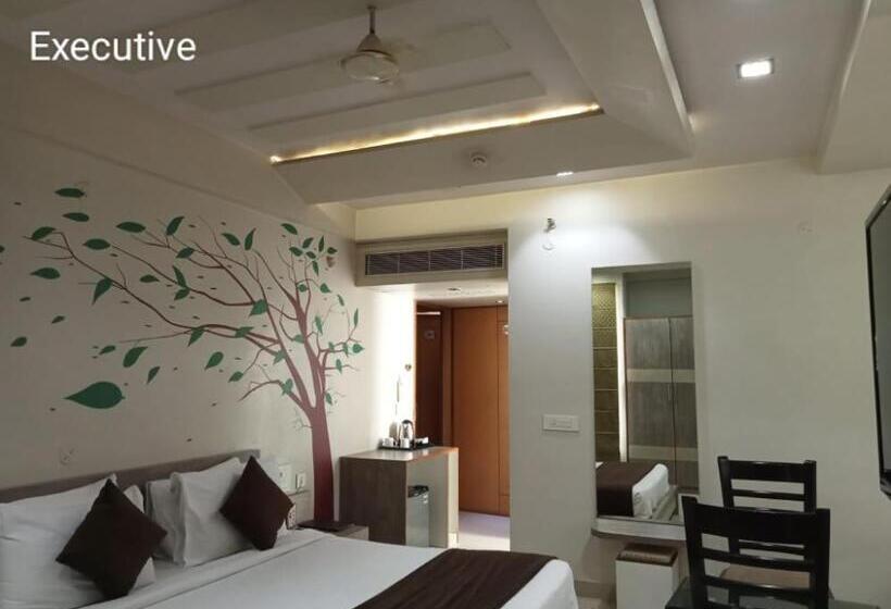 غرفة تنفيذية, Yash Regency