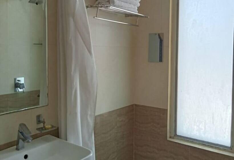 غرفة ديلوكس, Yash Regency