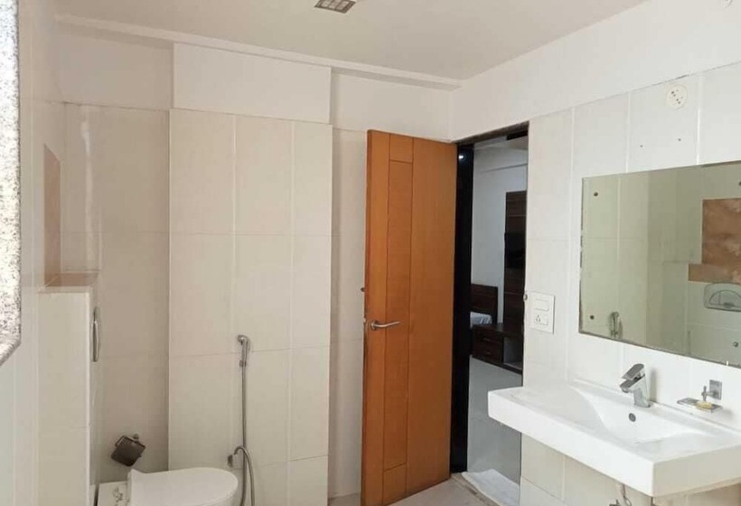 غرفة ديلوكس, Yash Regency