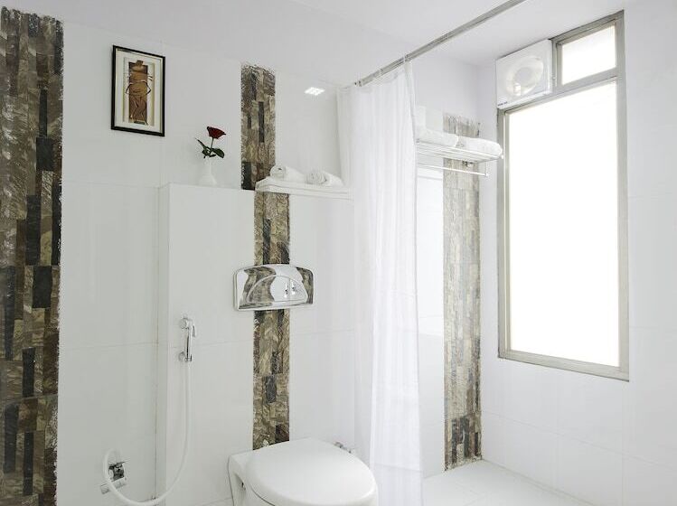 غرفة تنفيذية, Yash Regency