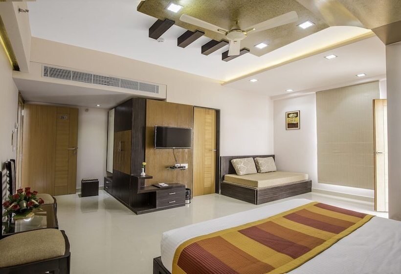 غرفة تنفيذية, Yash Regency