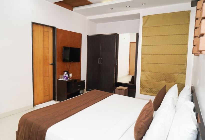 غرفة ديلوكس, Yash Regency