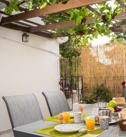 Апартаменты Deluxe 1 Спальня, Lefka Hotel & Apartments