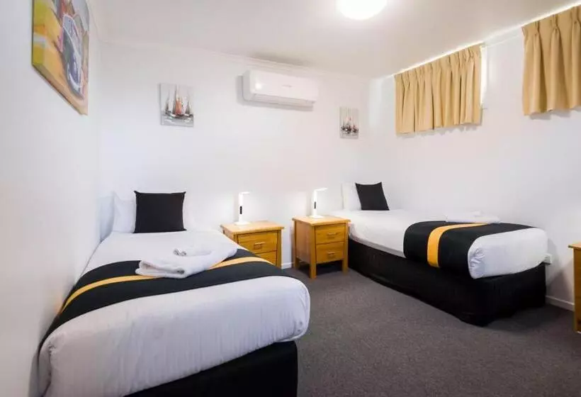 Perhehuone, Euroa Motor Inn