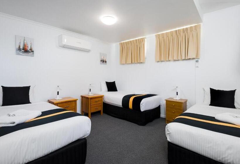 חדר משפחתי, Euroa Motor Inn