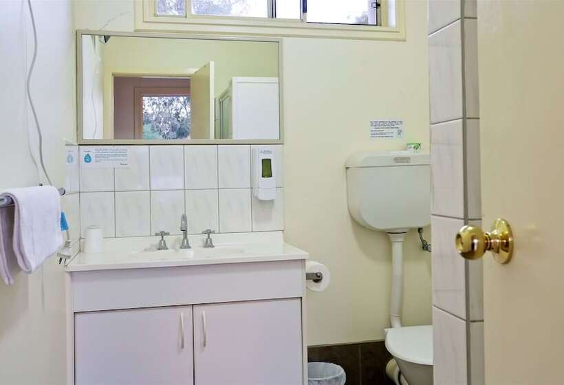 חדר סטנדרט לשלושה, Euroa Motor Inn