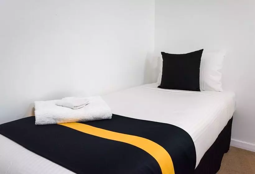 Perhehuone, Euroa Motor Inn