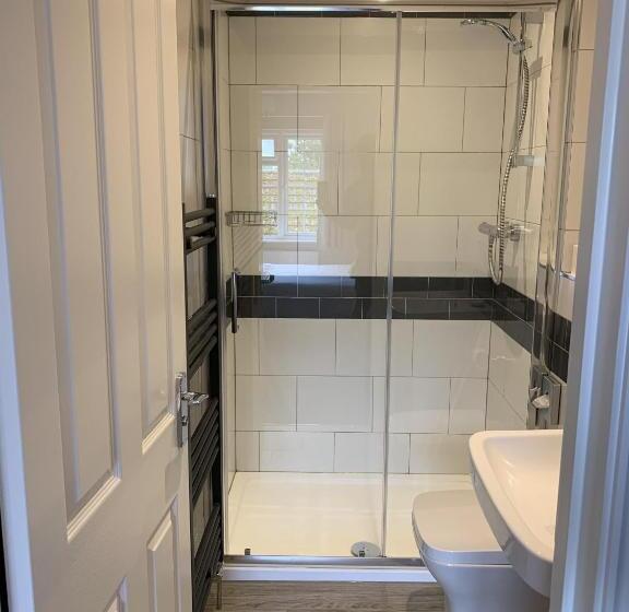 标准间, Hensleigh House