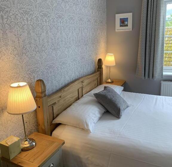 חדר סטנדרט, Hensleigh House