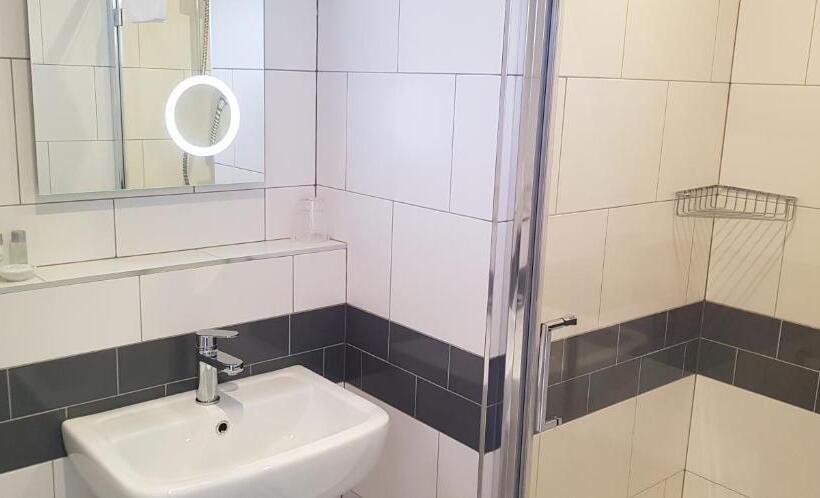 高级大房间, Hensleigh House