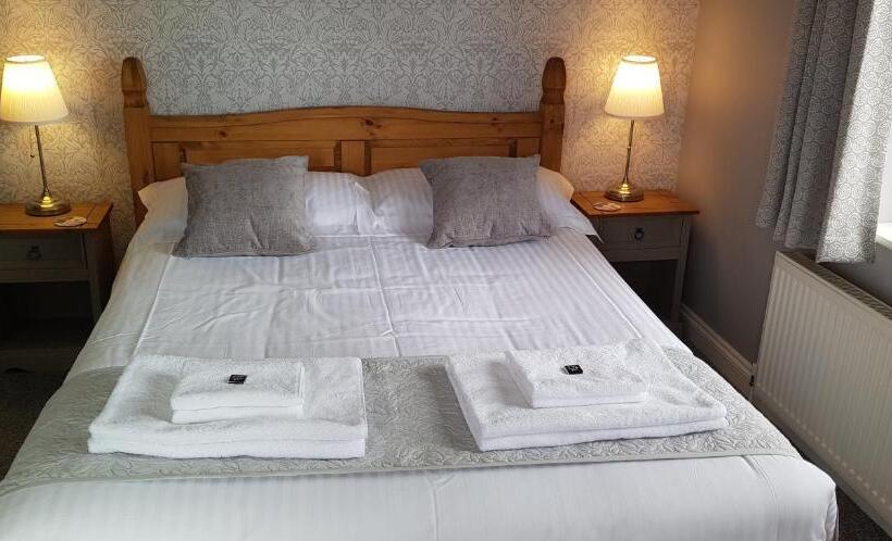 高级大房间, Hensleigh House