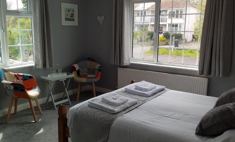 高级大房间, Hensleigh House