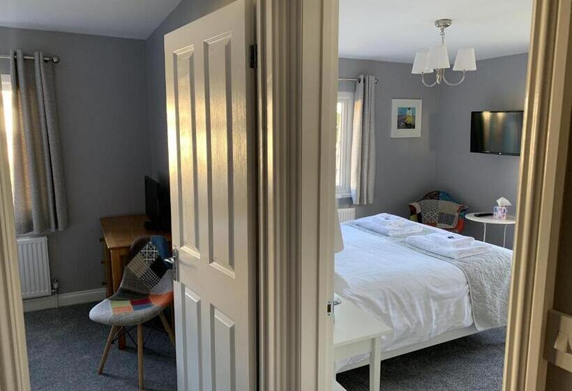 Family Suite, Hensleigh House