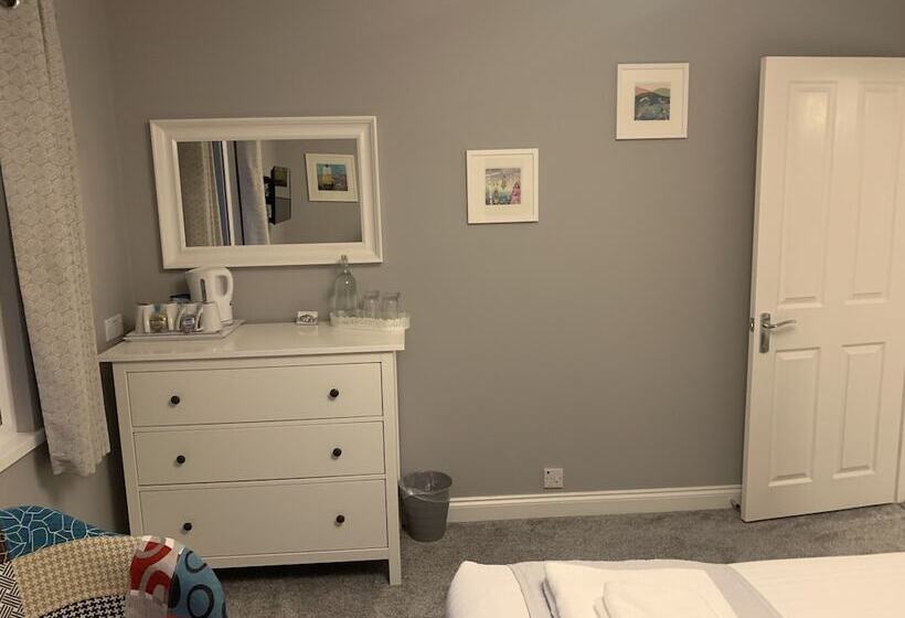 家庭套房, Hensleigh House