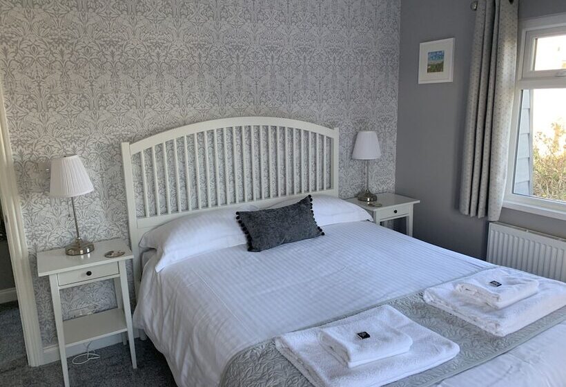 סוויטה משפחתית, Hensleigh House