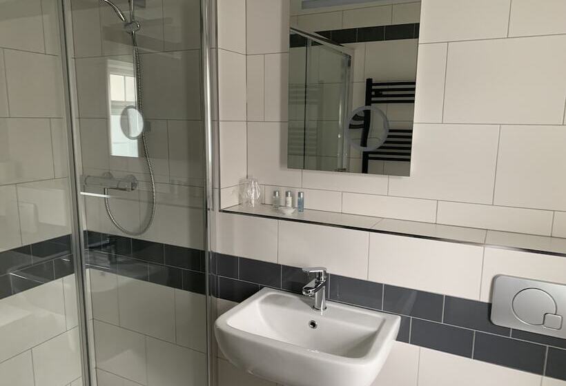 家庭套房, Hensleigh House