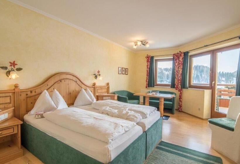 Comfort suite with balcony, Seehotel Jägerwirt