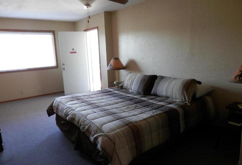 キングサイズベッドのスイートルーム, Trail Motel