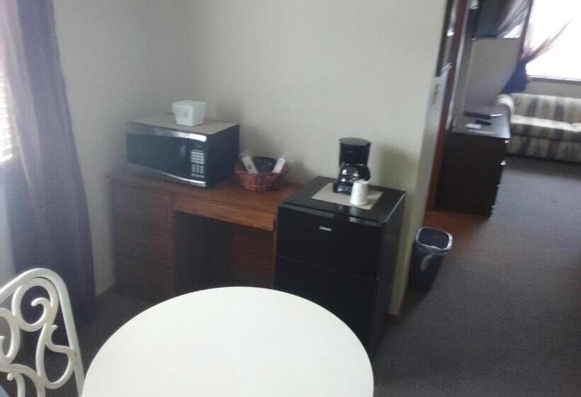 キングサイズベッドのスイートルーム, Trail Motel