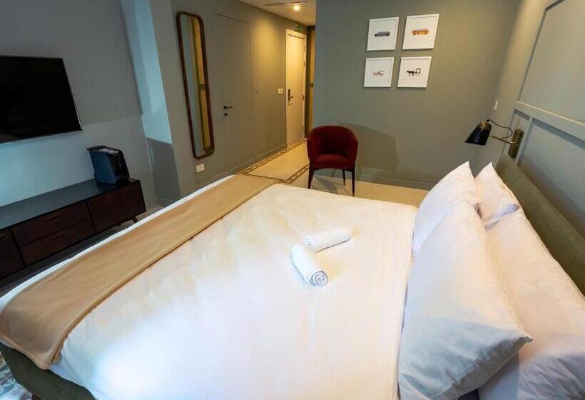 اتاق لوکس با تراس, The Vincent