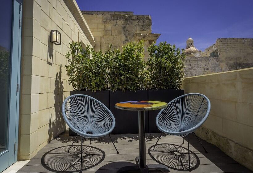 اتاق لوکس با تراس, The Vincent