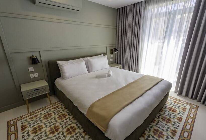 اتاق لوکس با تراس, The Vincent