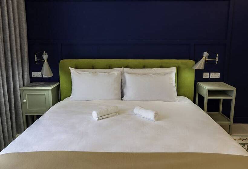 اتاق لوکس با تراس, The Vincent