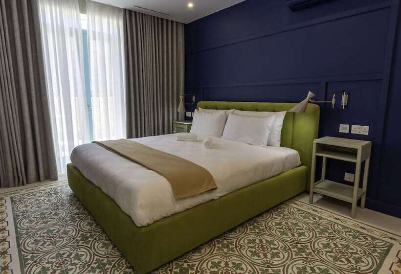 اتاق لوکس با تراس, The Vincent