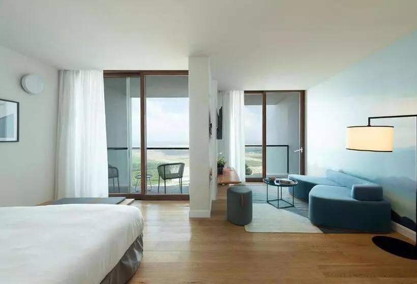 オーシャンビューデラックスルームバルコニー付き, Elma Hotel And Art Complex