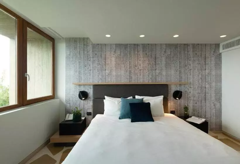 ジュニアスイート, Elma Hotel And Art Complex