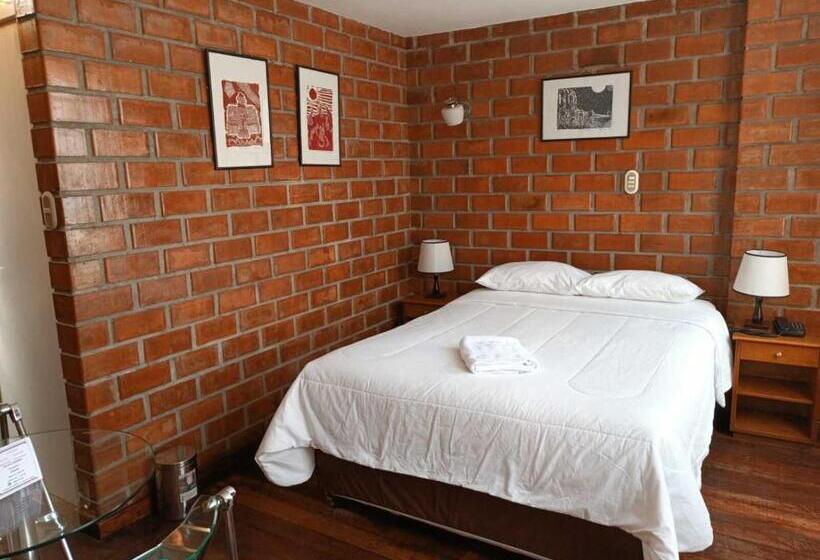 标准单人间, La Casa De Margott