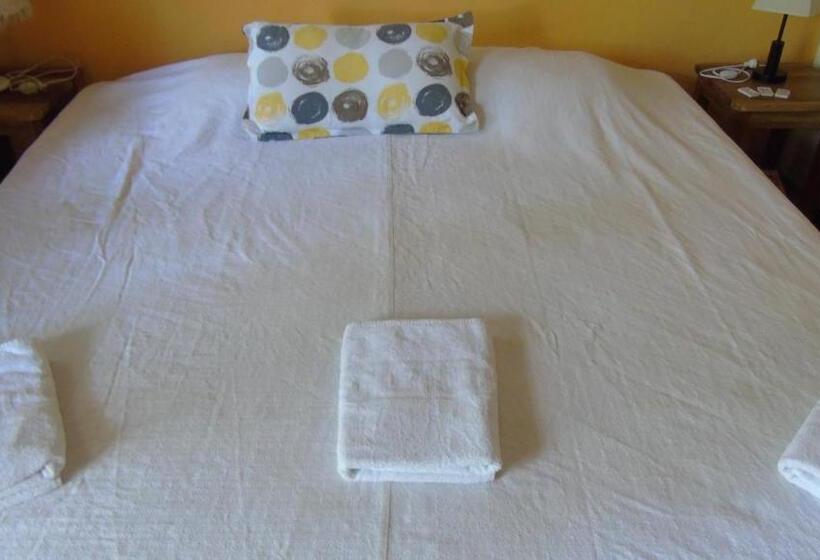 اتاق استاندارد سه نفره, Casa Barcelona