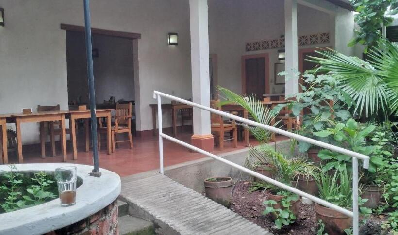 اتاق استاندارد سه نفره, Casa Barcelona