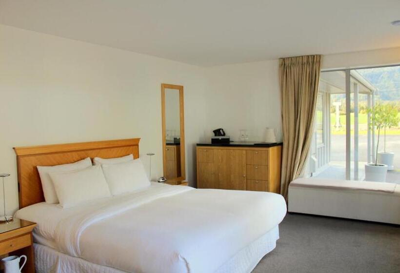 סוויטה דלוקס, Franz Josef Oasis