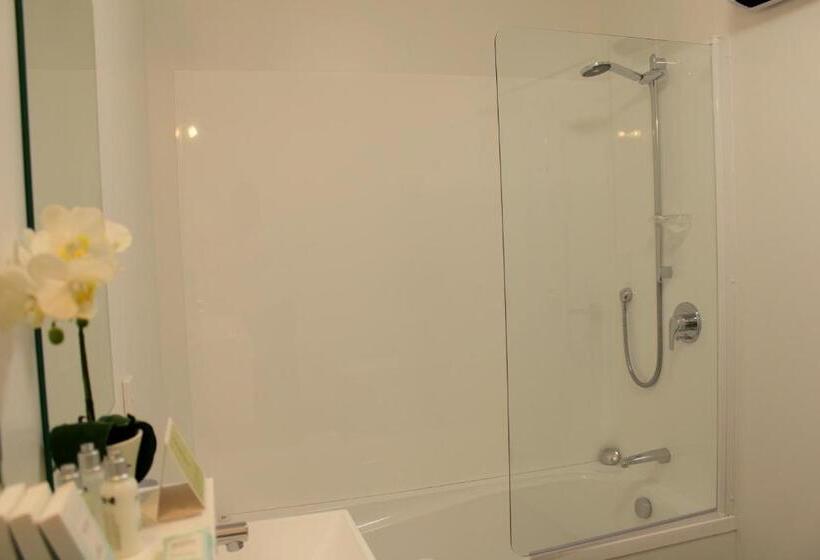 סוויטה קלאסית, Franz Josef Oasis