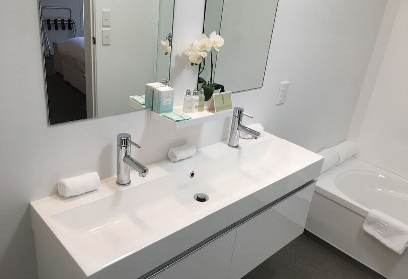 סוויטה דלוקס, Franz Josef Oasis