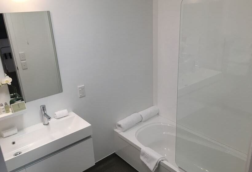 סוויטה קלאסית, Franz Josef Oasis