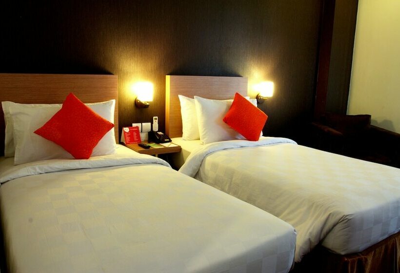 Номер Superior, @hom Premiere Cilacap