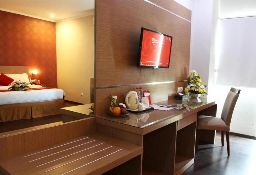 Полулюкс, @hom Premiere Cilacap